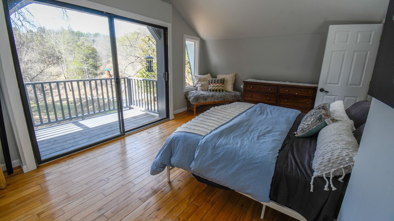 Photo of Bedroom in Weaverville