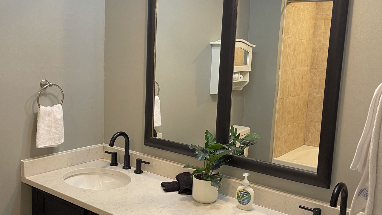 Photo of Bathroom in Bowling Green
