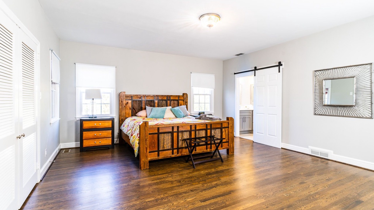 Photo of Bedroom in Old Irving Park