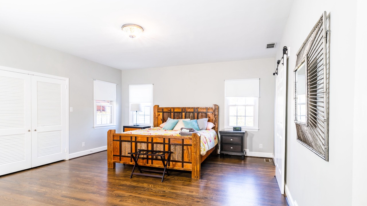 Photo of Bedroom in Old Irving Park