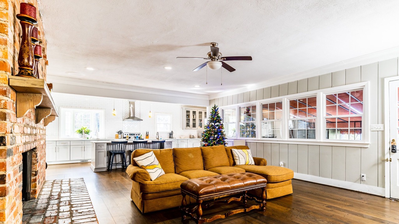 Photo of Livingroom in Old Irving Park