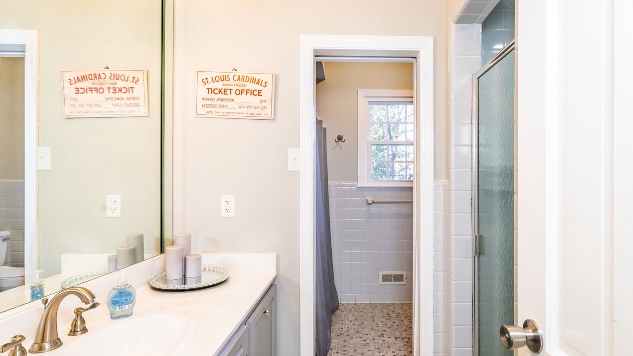 Photo of Bathroom in Old Irving Park