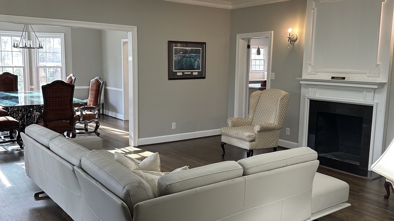 Photo of Livingroom in Old Irving Park