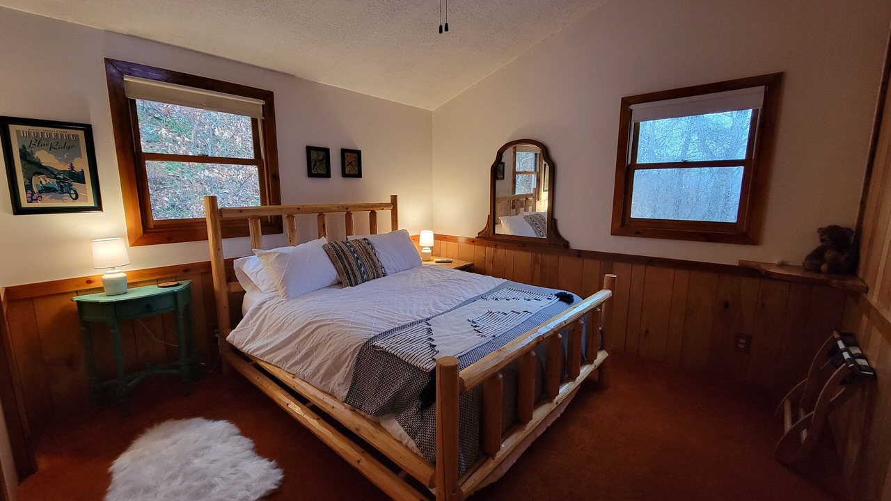 Photo of Bedroom in Tuckasegee