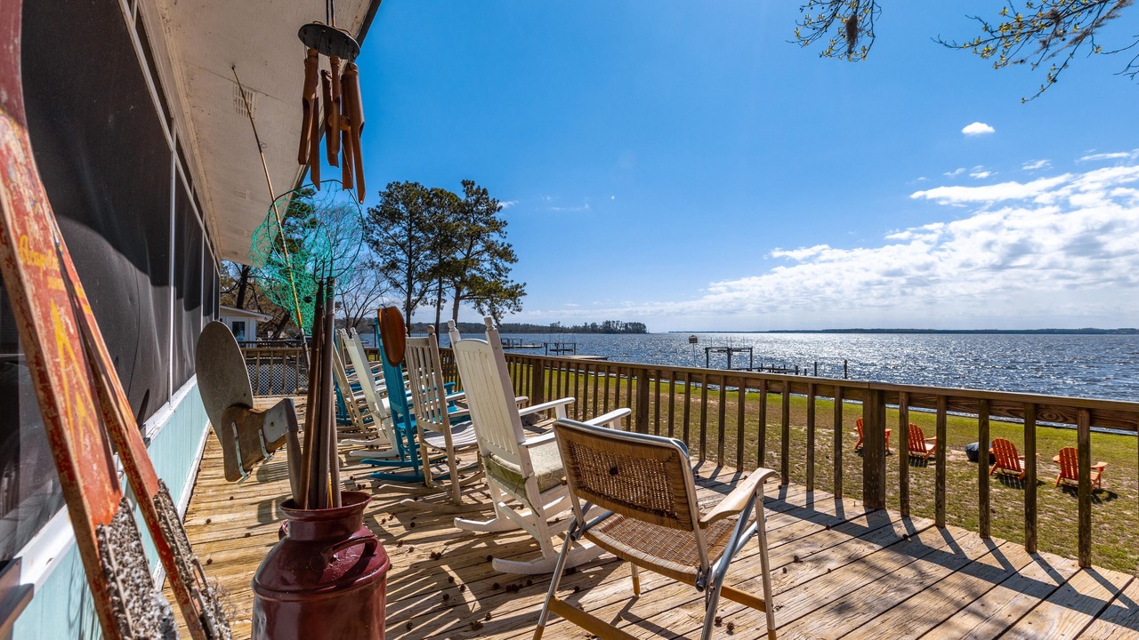 Photo of Patio Balcony in River Road