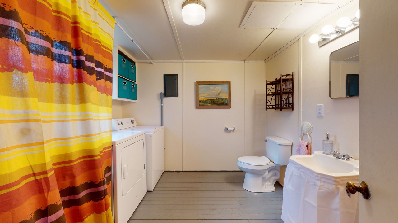 Photo of Bathroom in River Road
