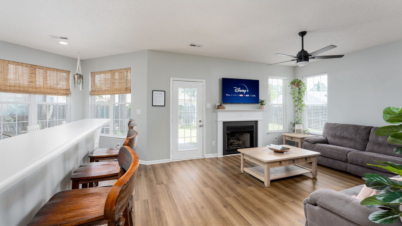 Photo of Livingroom in Silver Lake