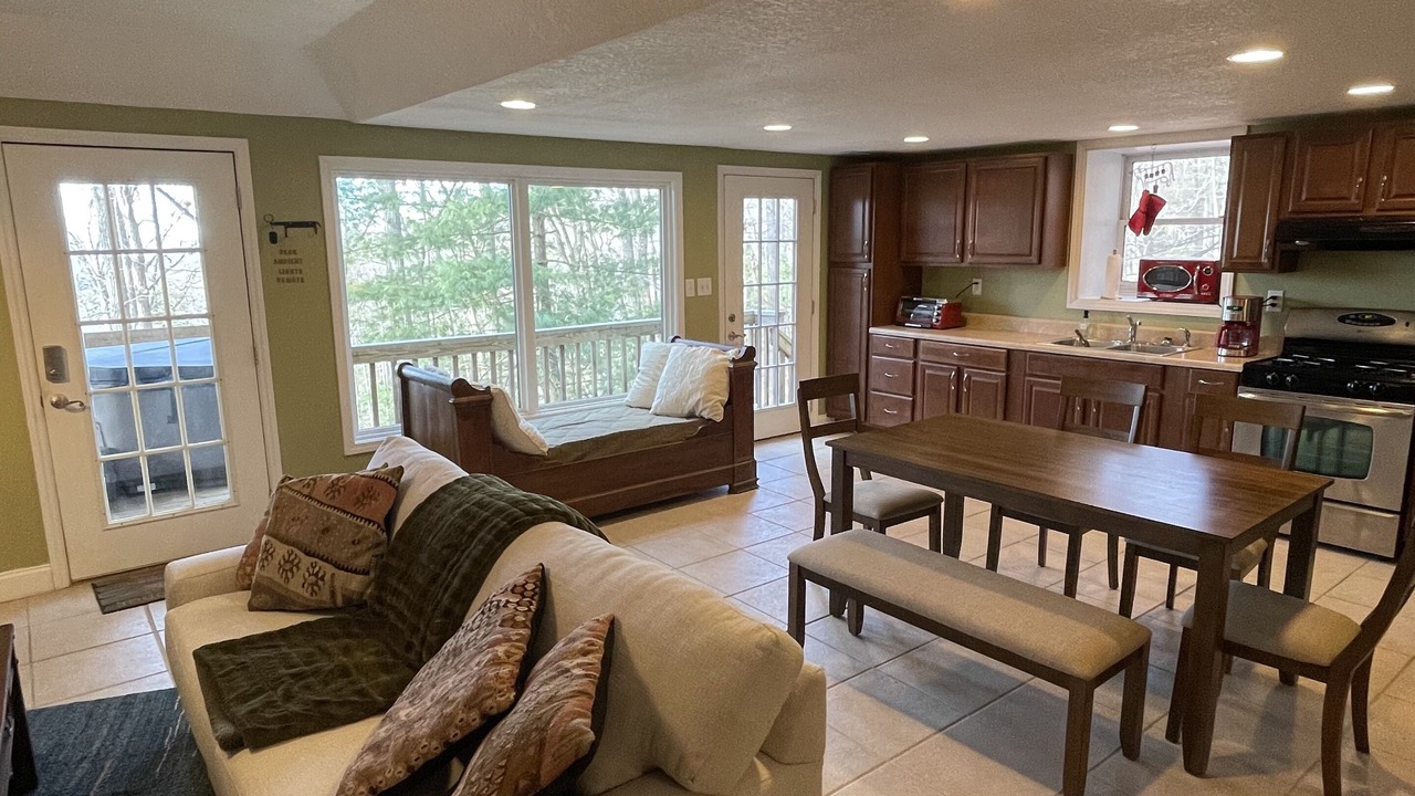 Photo of Livingroom in Woodfin