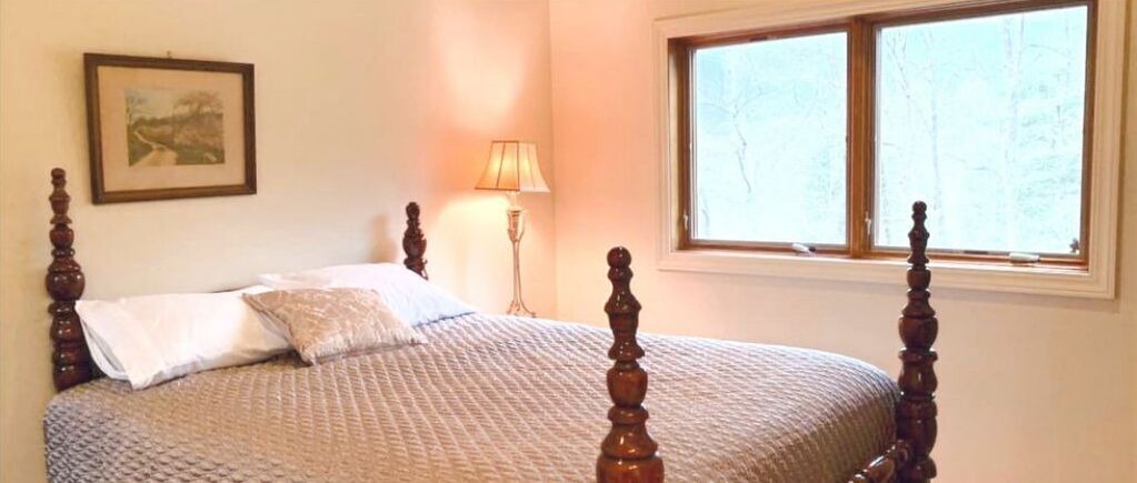 Photo of Bedroom in Burnsville