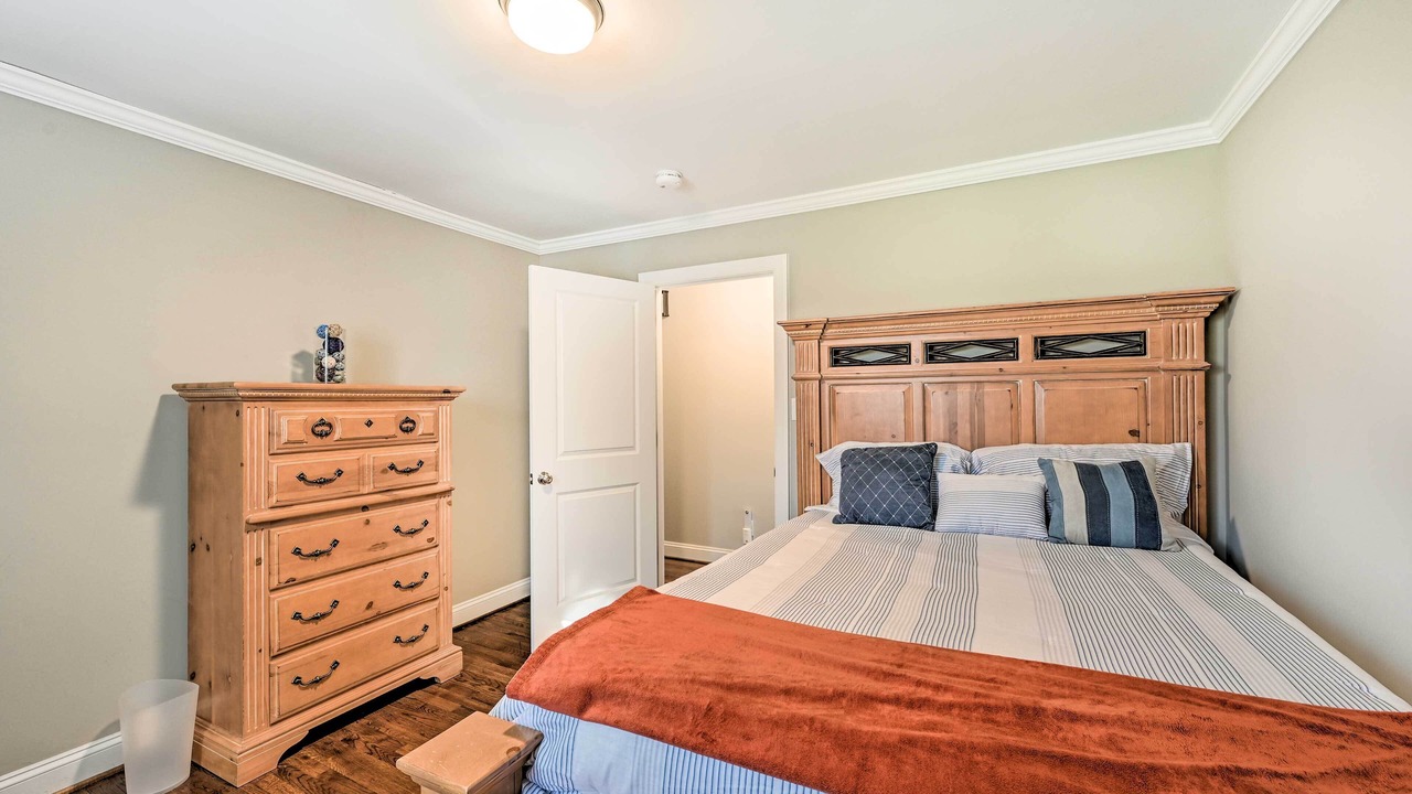 Photo of Bedroom in Lake Jeanette