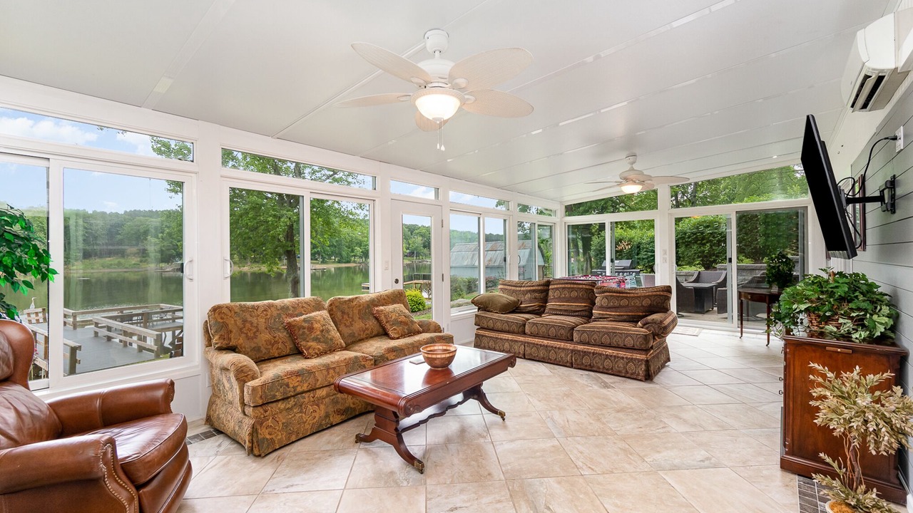 Photo of Livingroom in Southmont