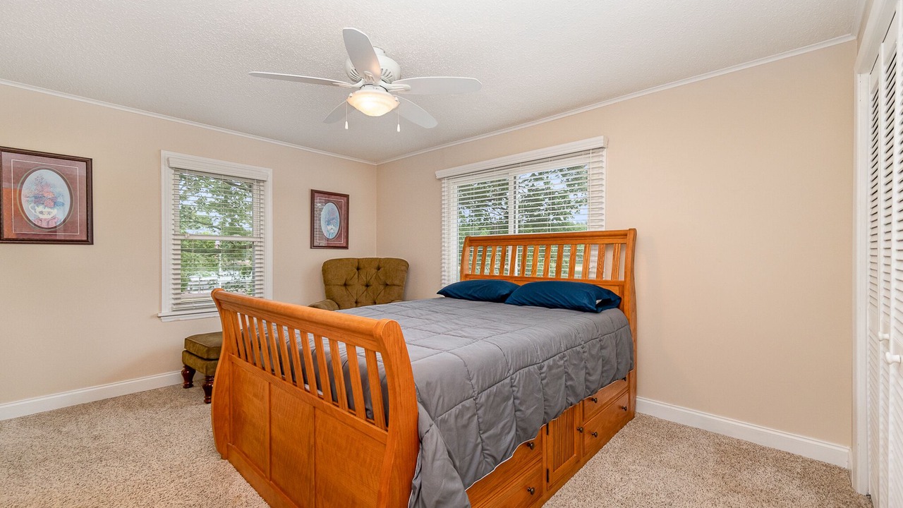 Photo of Bedroom in Southmont