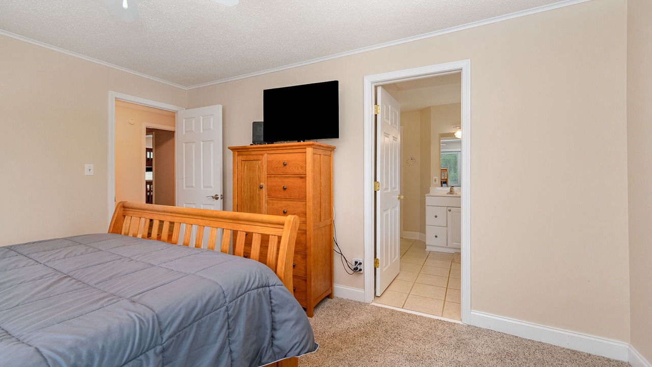 Photo of Bedroom in Southmont