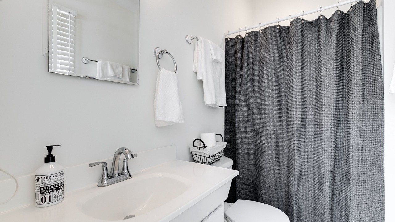 Photo of Bathroom in Leasburg
