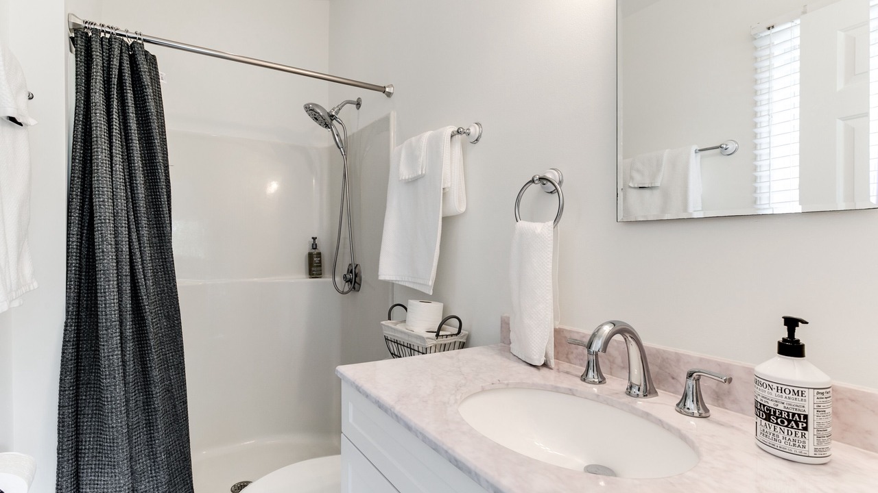 Photo of Bathroom in Leasburg