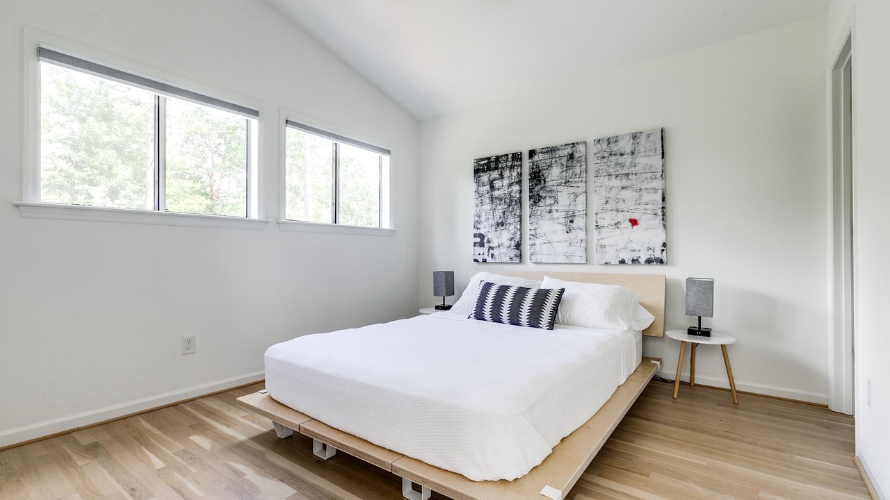 Photo of Bedroom in Leasburg