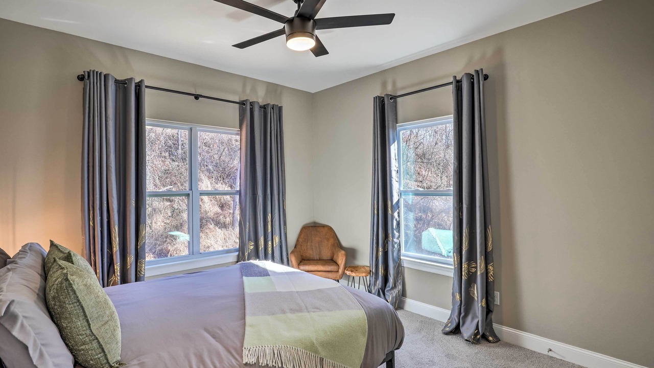 Photo of Bedroom in Woodfin