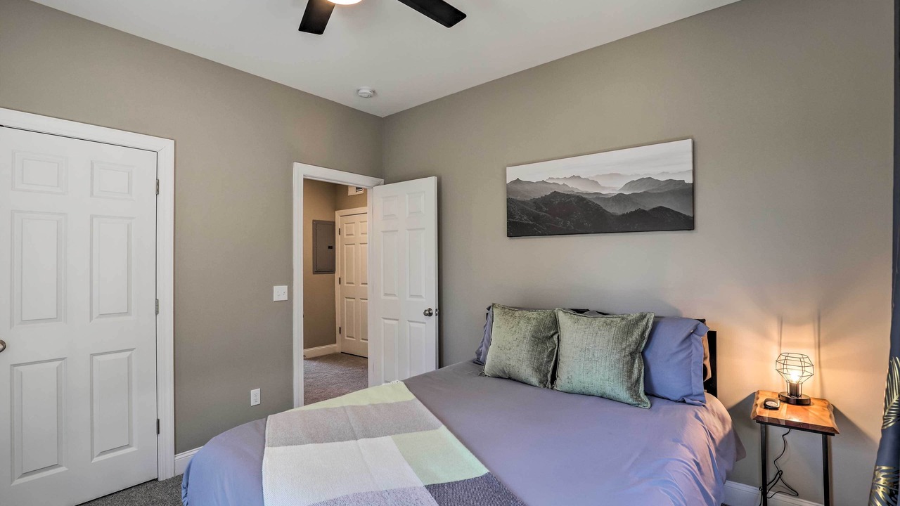 Photo of Bedroom in Woodfin