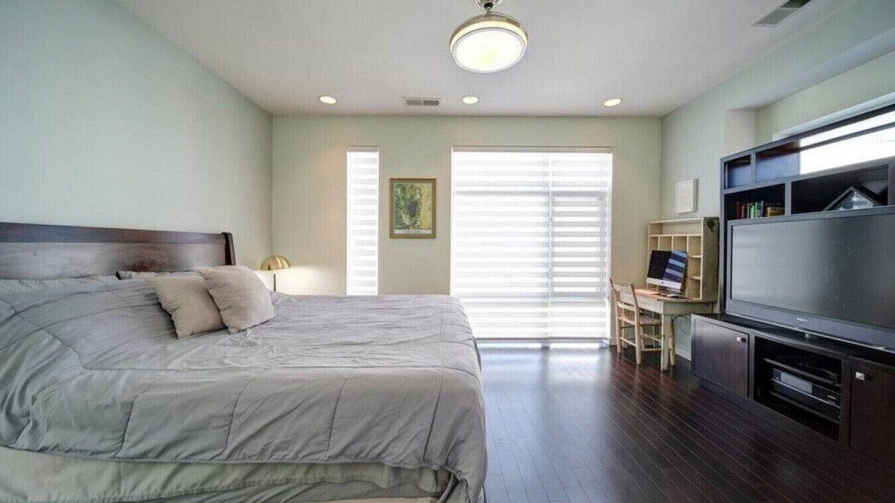 Photo of Bedroom in Wesley Heights