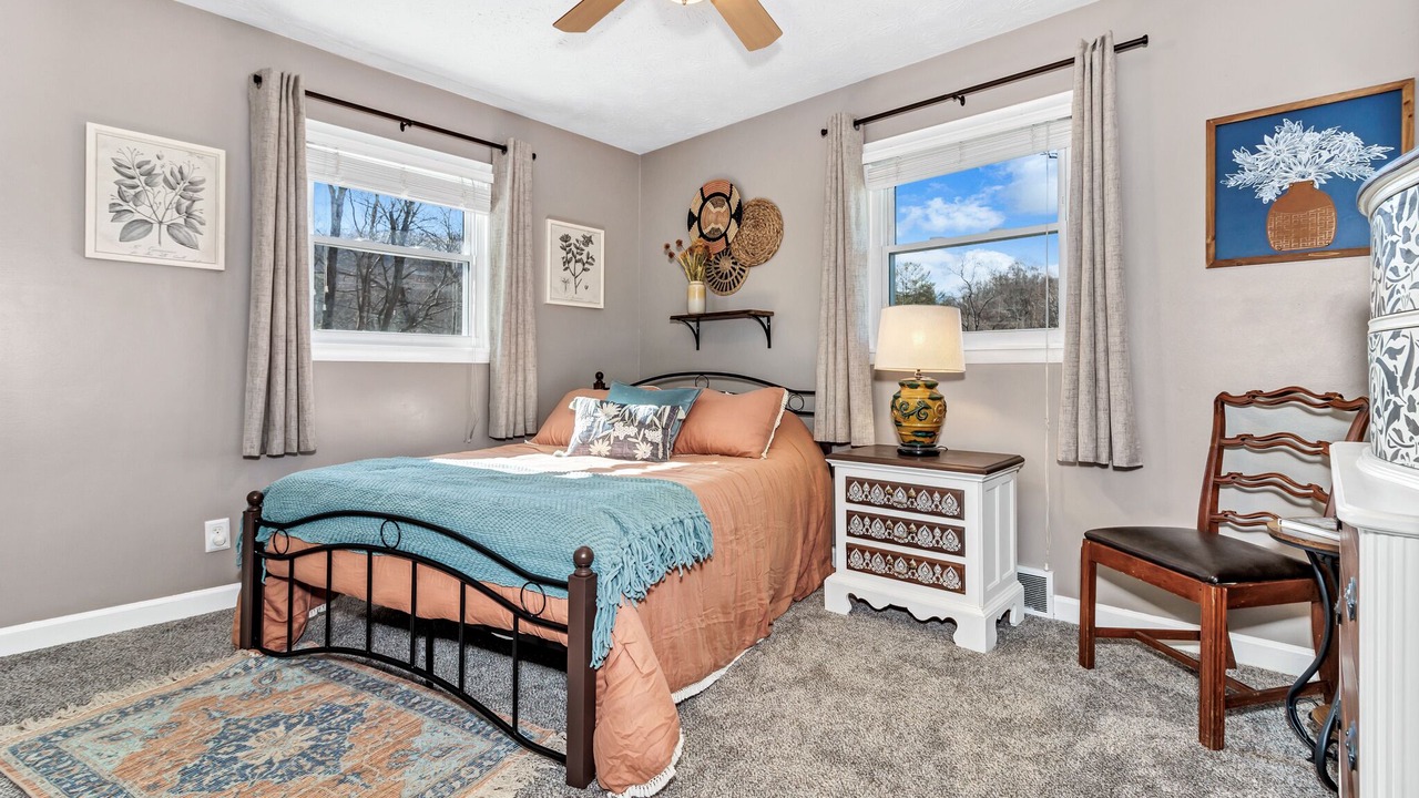 Photo of Bedroom in Candler