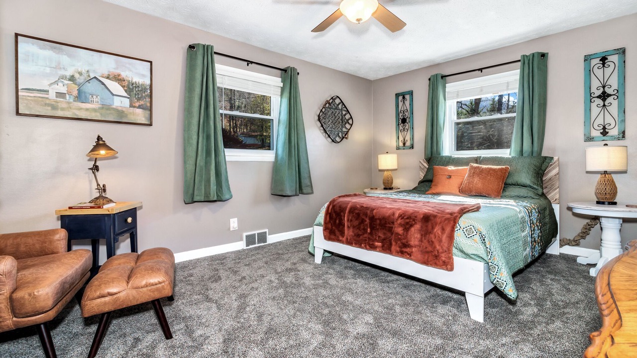Photo of Bedroom in Candler