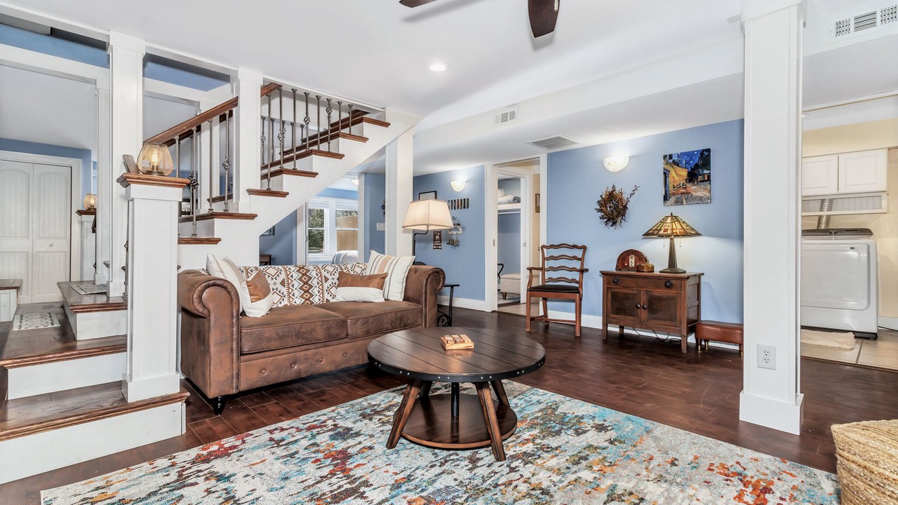 Photo of Livingroom in Candler