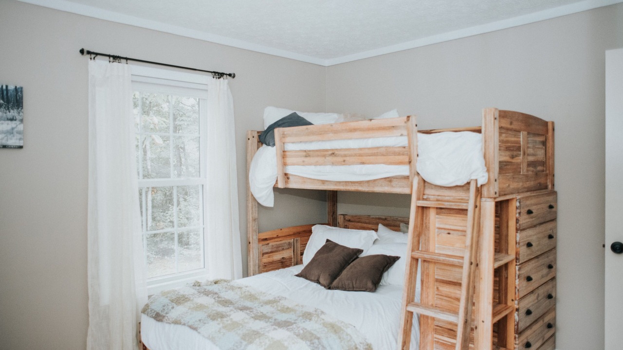Photo of Bedroom in Ridgecrest