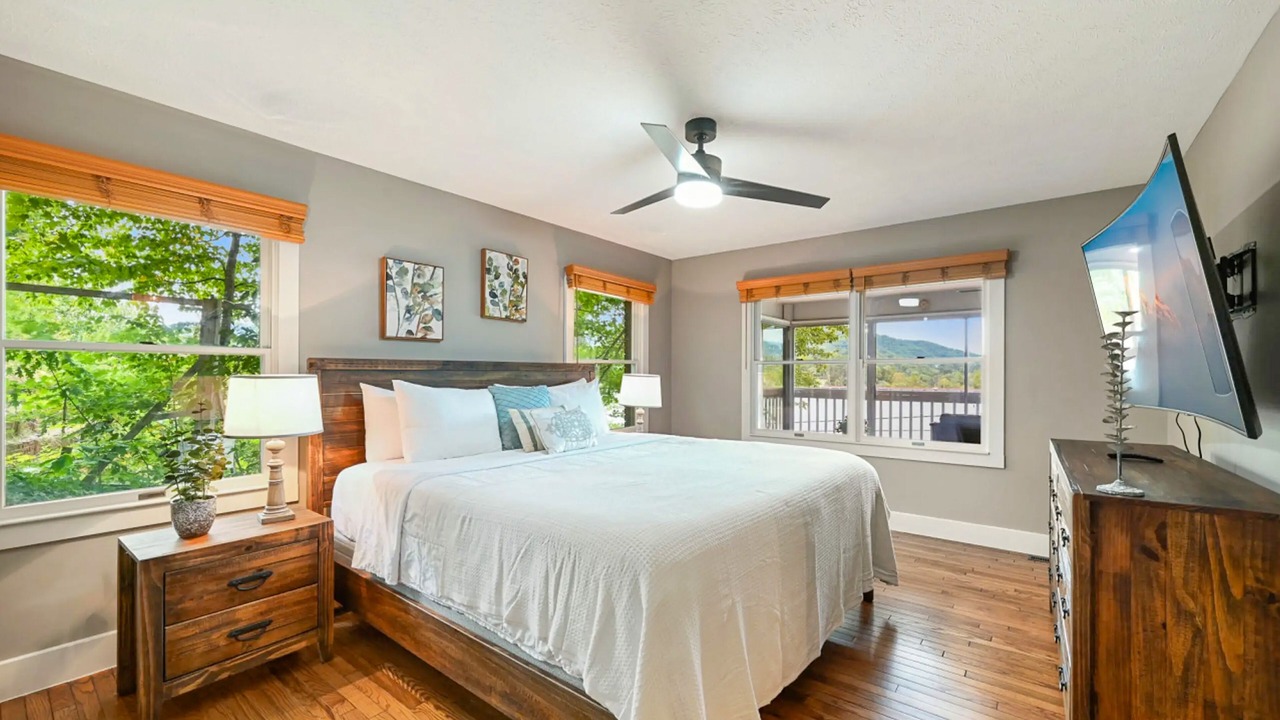 Photo of Bedroom in Lake Junaluska
