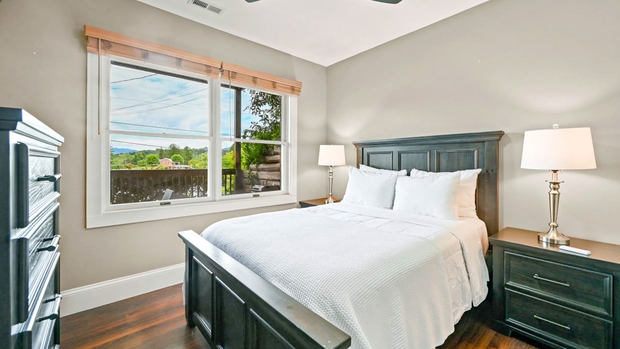 Photo of Bedroom in Lake Junaluska