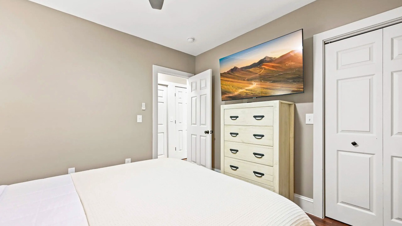 Photo of Bedroom in Lake Junaluska
