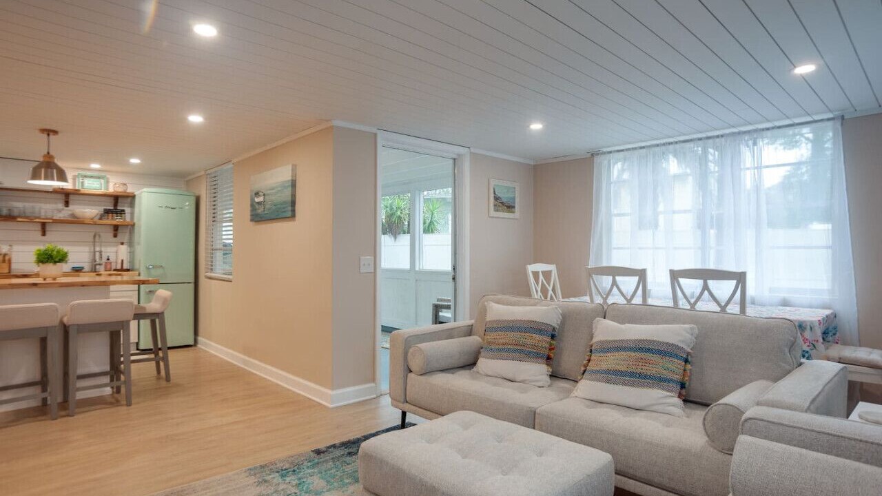 Photo of Livingroom in Folly Field