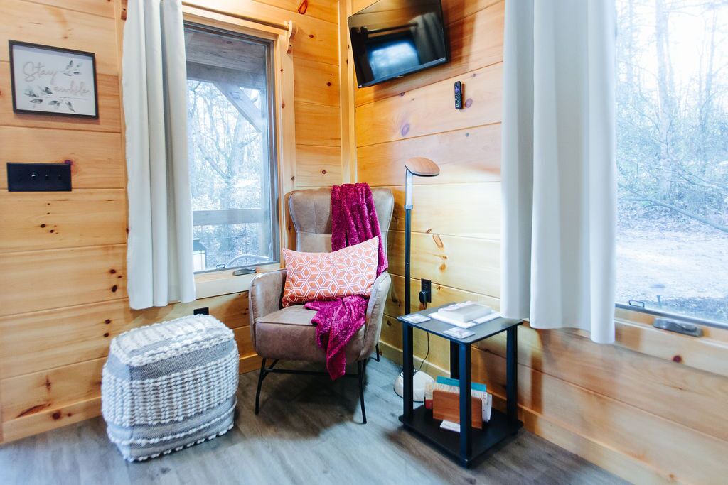 Photo of Livingroom in Old Fort