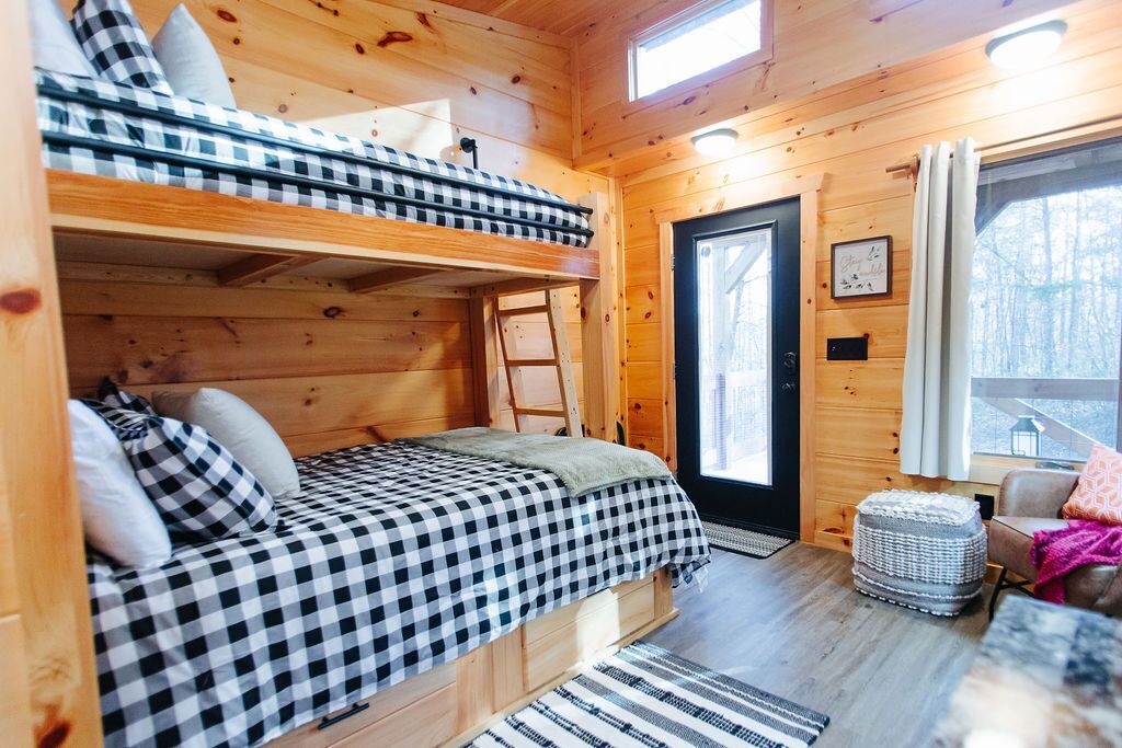 Photo of Livingroom in Old Fort