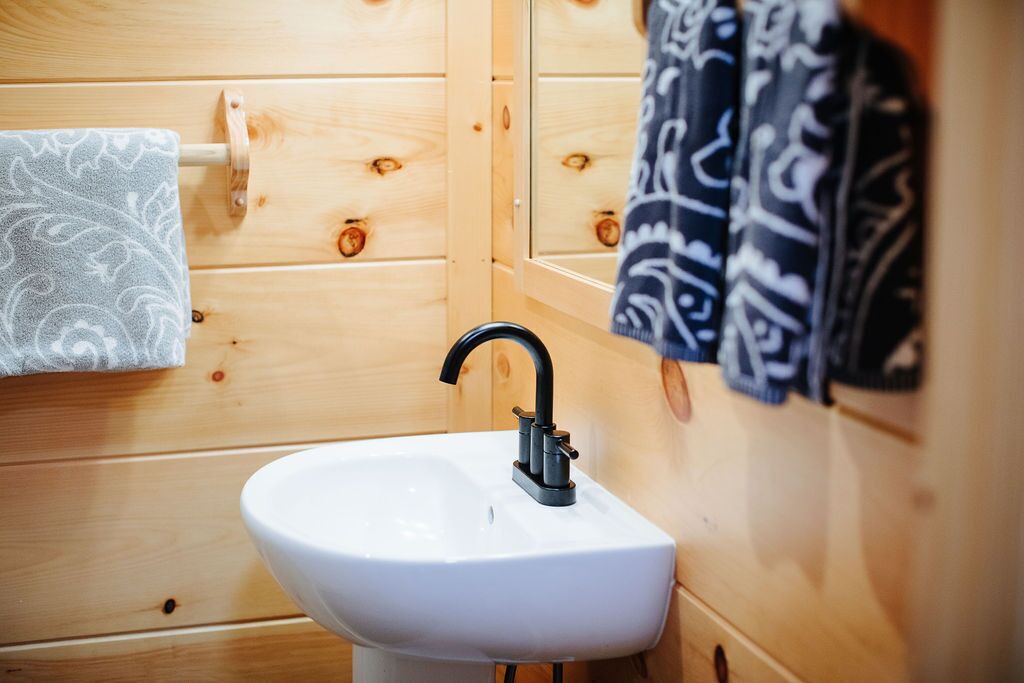 Photo of Bathroom in Old Fort