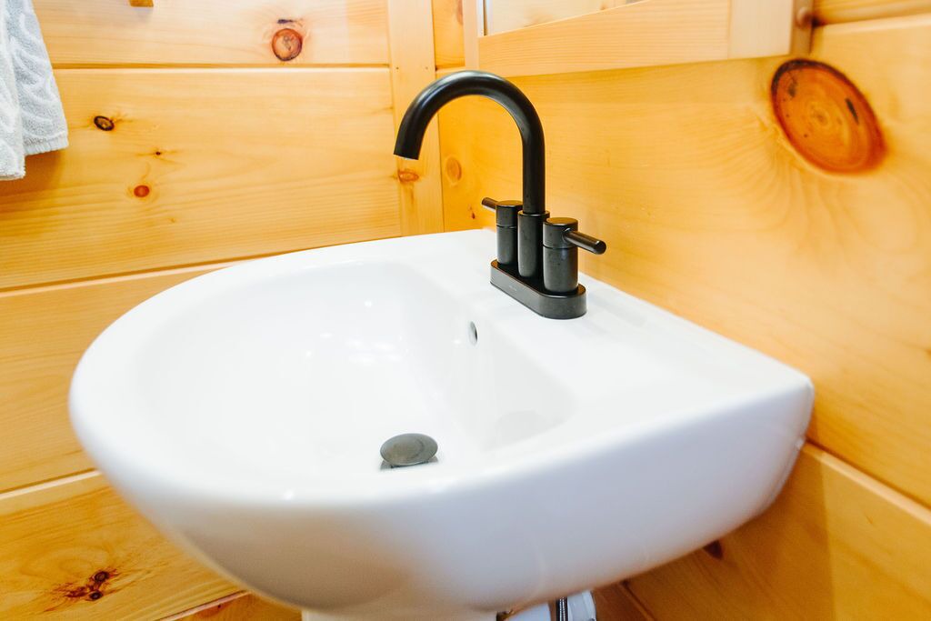 Photo of Bathroom in Old Fort