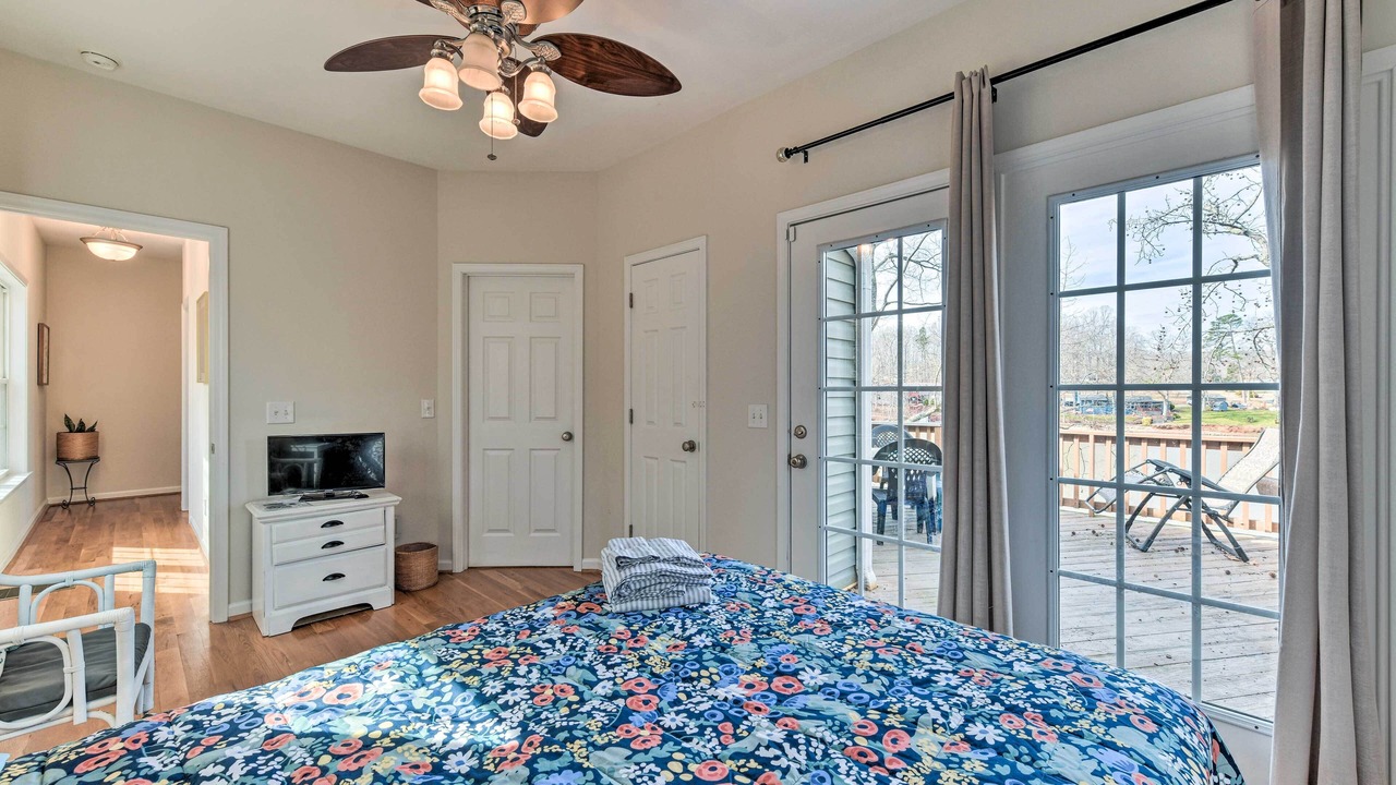 Photo of Bedroom in Southmont
