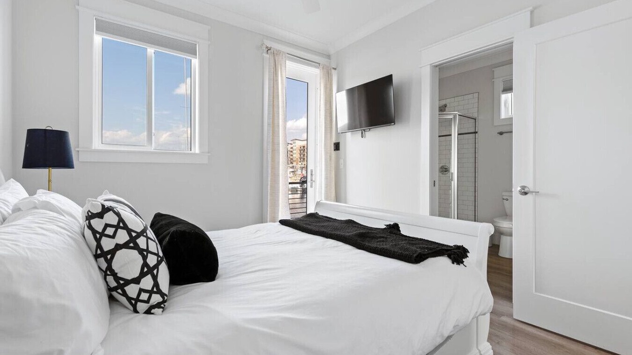Photo of Bedroom in River District