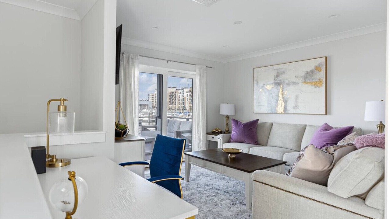 Photo of Livingroom in River District