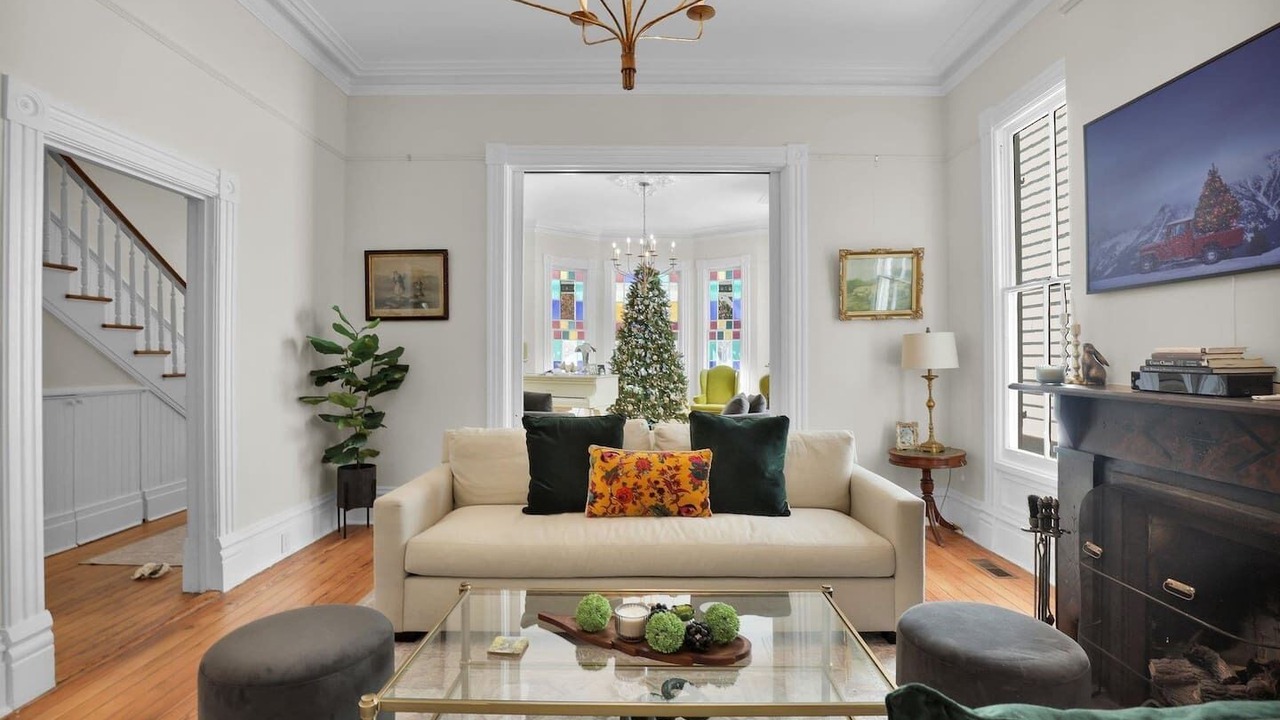 Photo of Livingroom in Historic Downtown Savannah