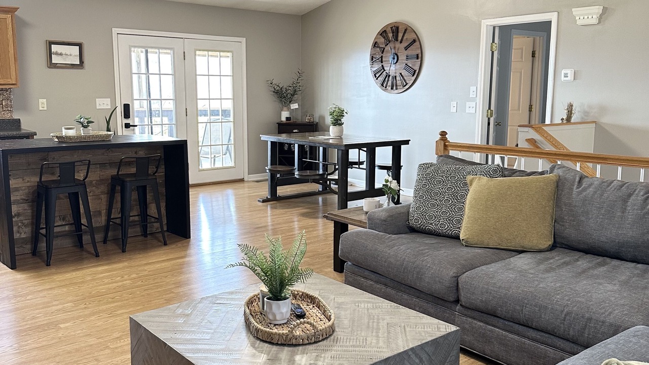 Photo of Livingroom in Lenoir