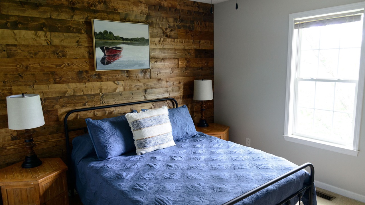 Photo of Bedroom in Lenoir