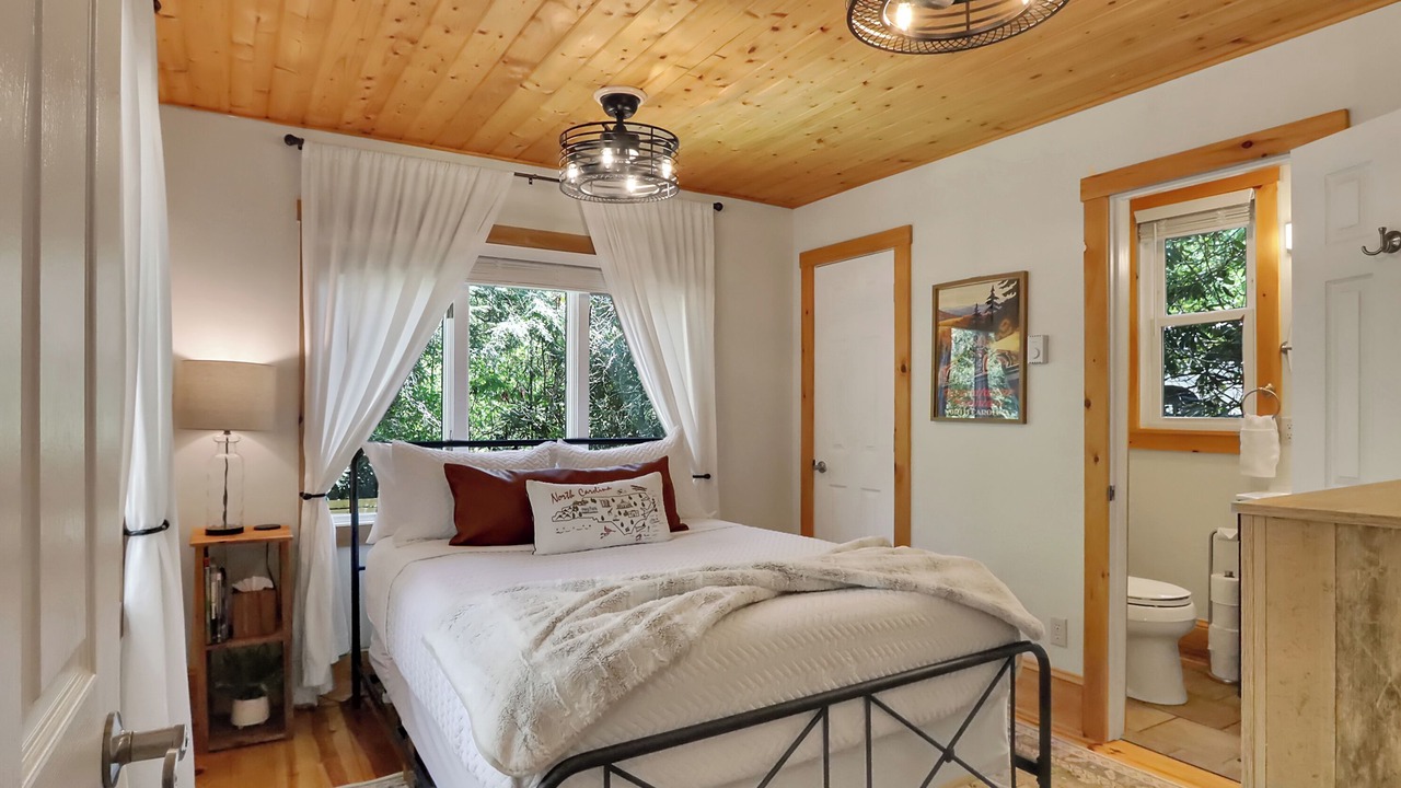 Photo of Bedroom in Newland