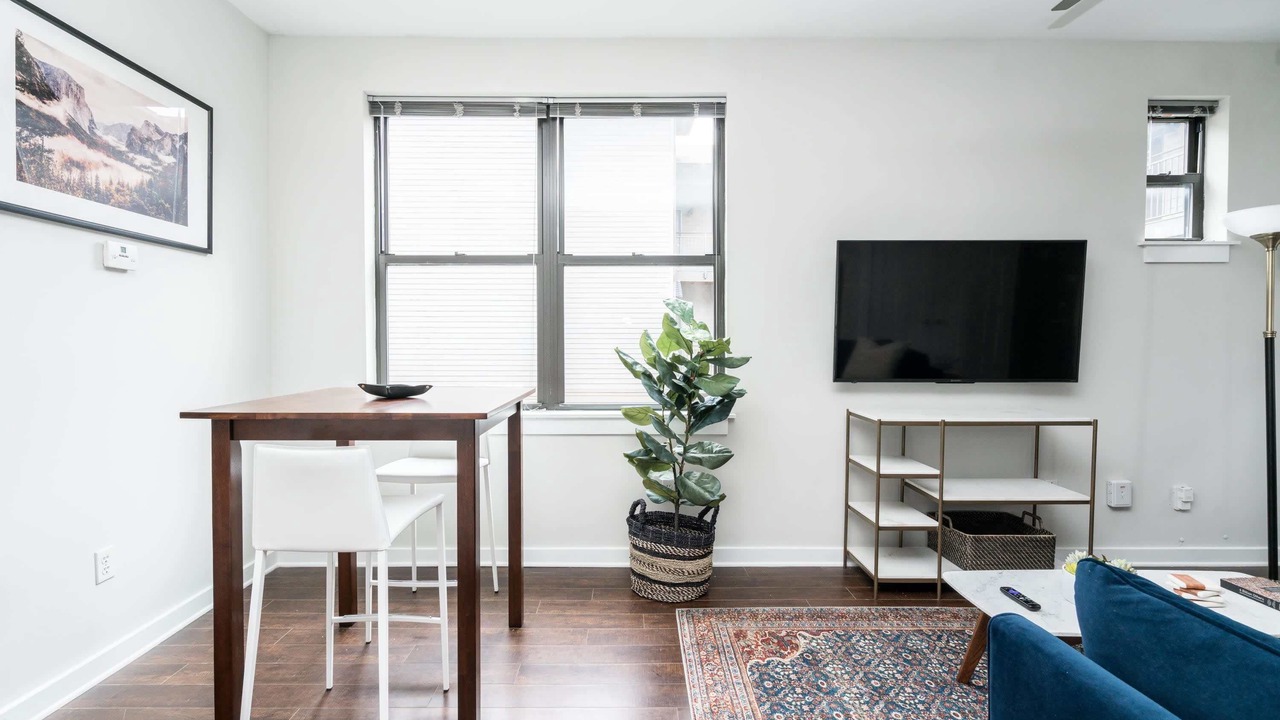 Photo of Livingroom in Hillsboro Village