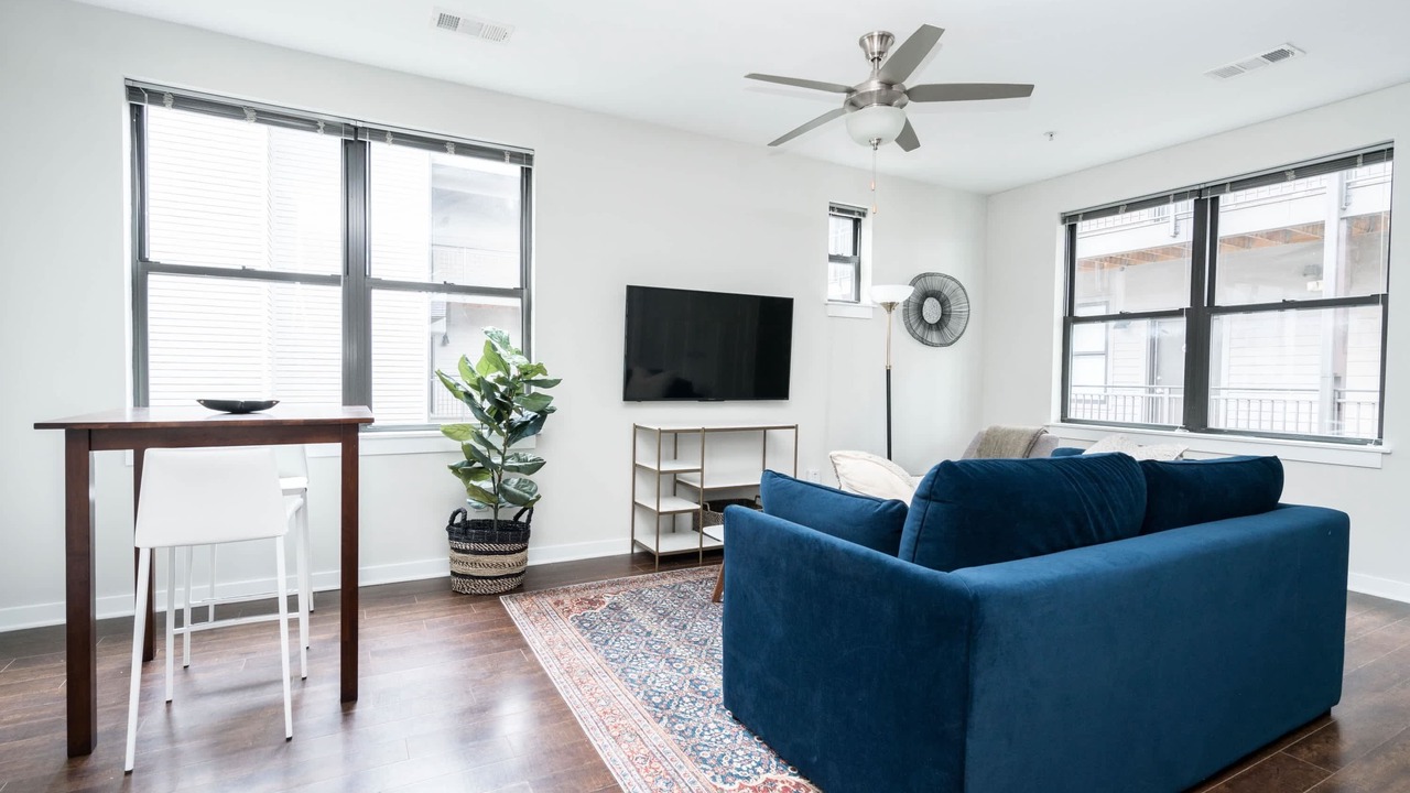 Photo of Livingroom in Hillsboro Village