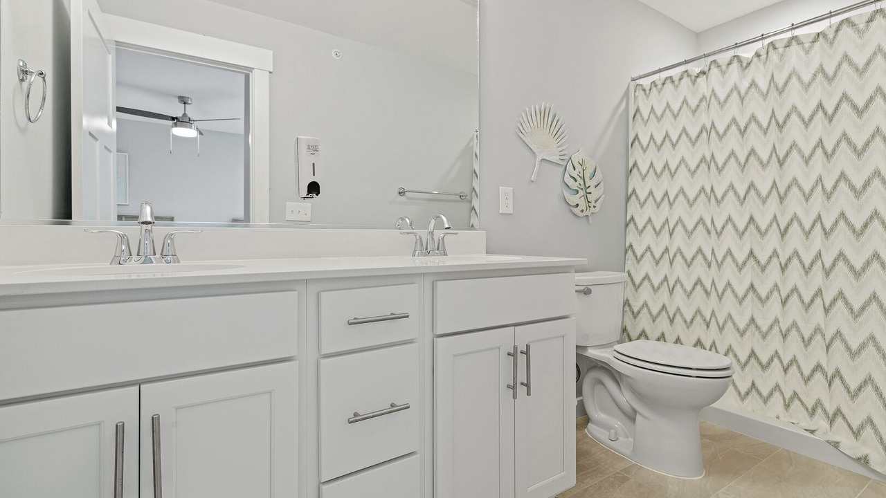 Photo of Bathroom in Bermuda Bay