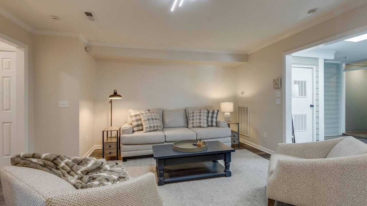 Photo of Livingroom in Hillsboro Village