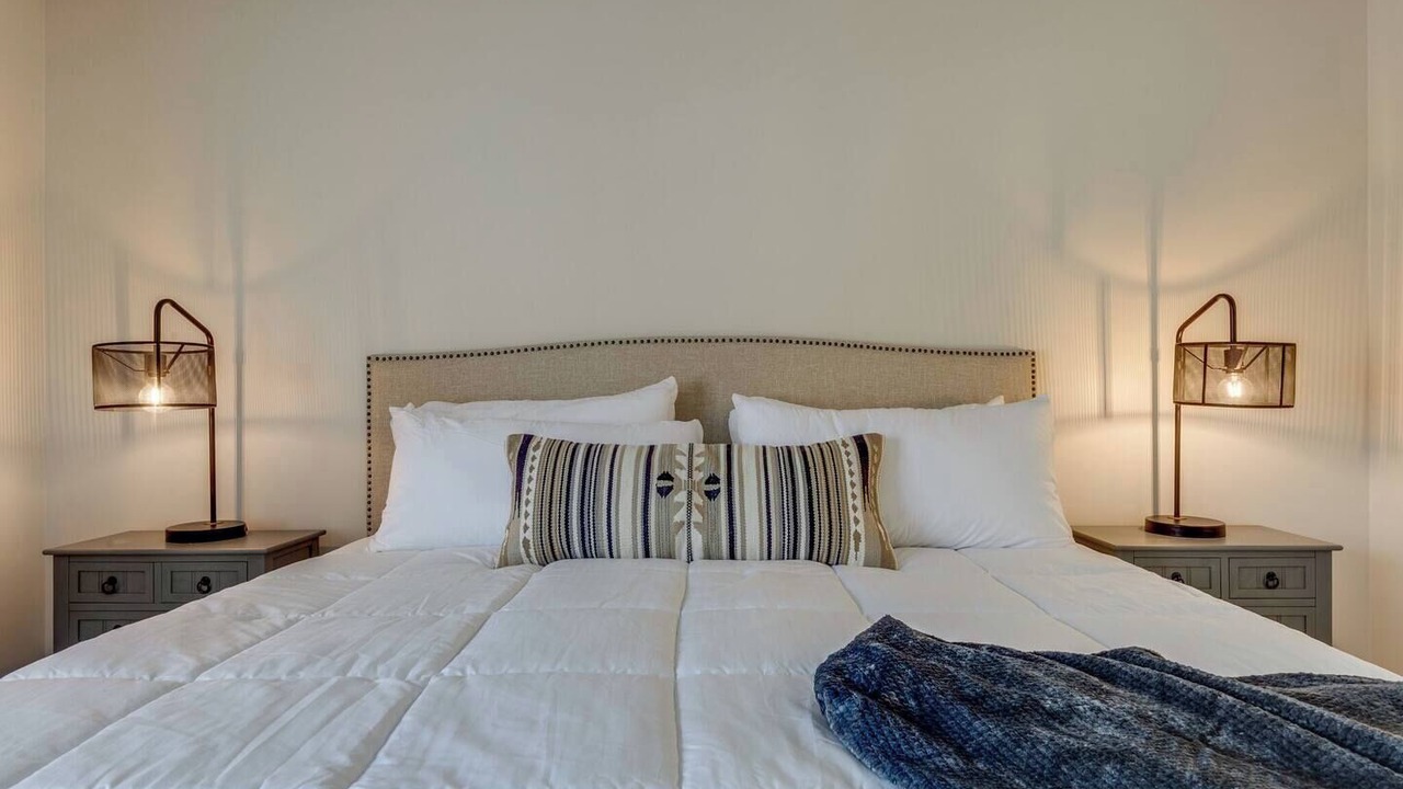 Photo of Bedroom in Hillsboro Village