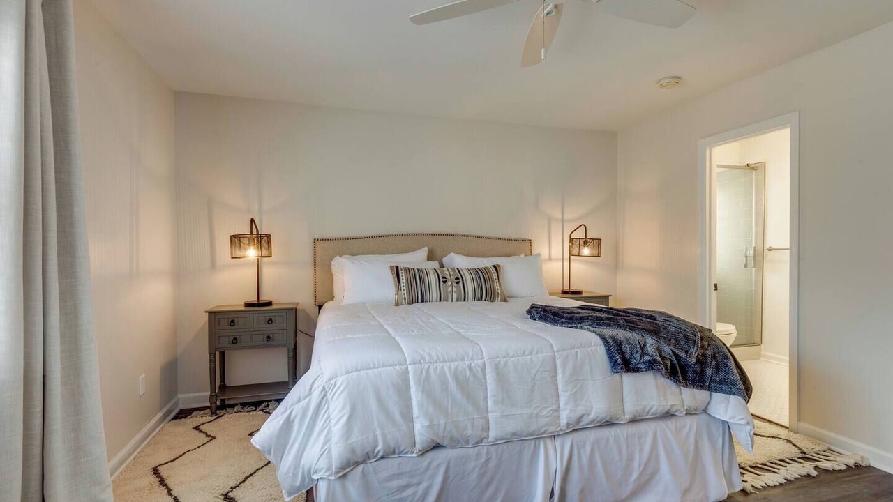 Photo of Bedroom in Hillsboro Village