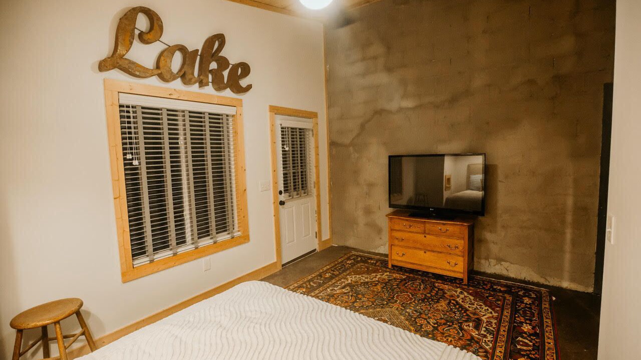 Photo of Bedroom in Smithville