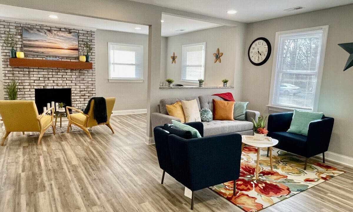 Photo of Livingroom in New Irving Park